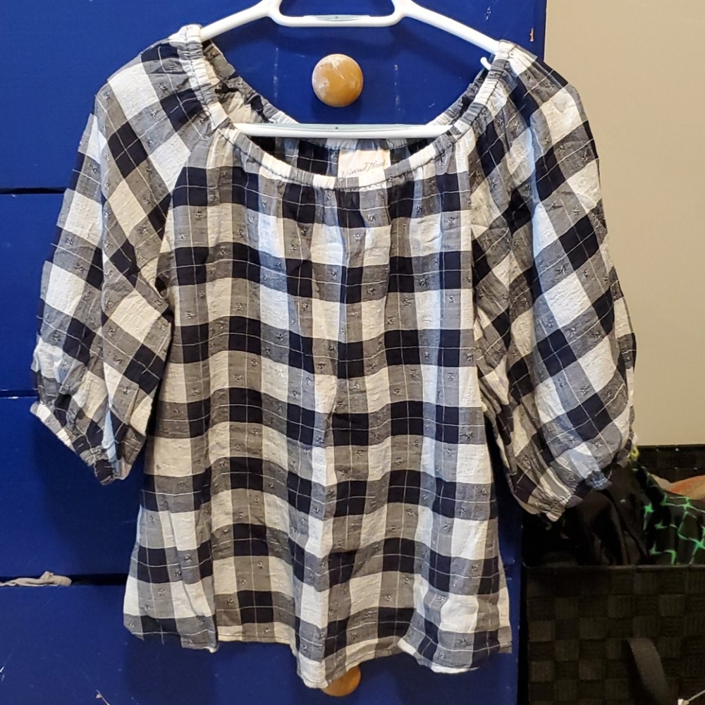 NWT Universal thread top